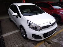 KIA Rio 1.4 UB 2012 AT white elegant