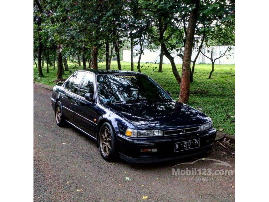  Jual  Mobil  Honda  Maestro  1990 2 0 di Jawa Barat Manual 