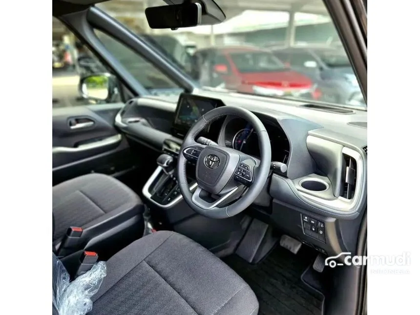 2025 Toyota Voxy (Premium Color) MPV