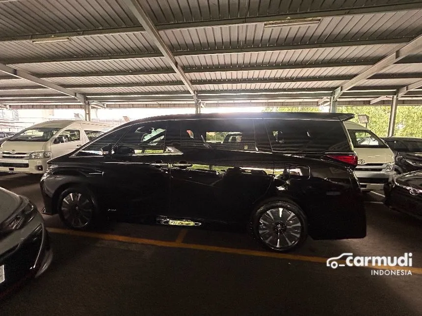 2024 Toyota Alphard HEV MPV