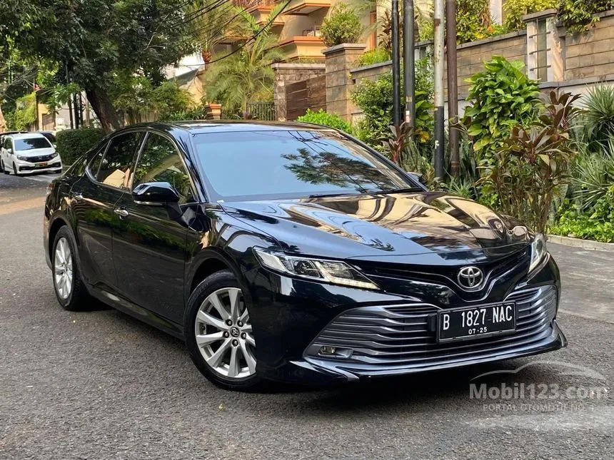 2020 Toyota Camry V Sedan