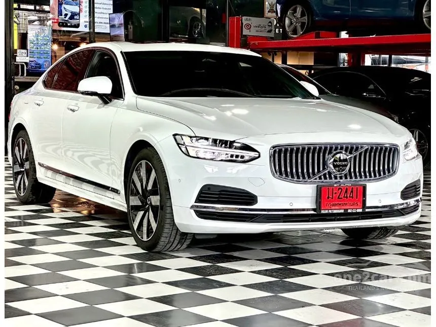 2026 Volvo S90 Recharge Ultimate T8 Bright Sedan