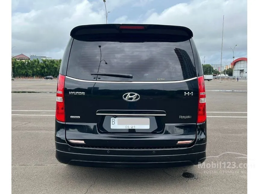 2015 Hyundai H-1 Royale Next Generation MPV