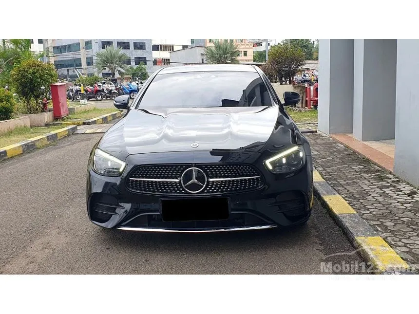 2022 Mercedes-Benz E300 AMG Line Sedan