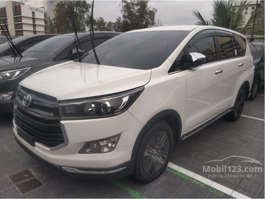 Toyota Innova Venturer 2019 Putih: Perpaduan Kemewahan dan Keandalan