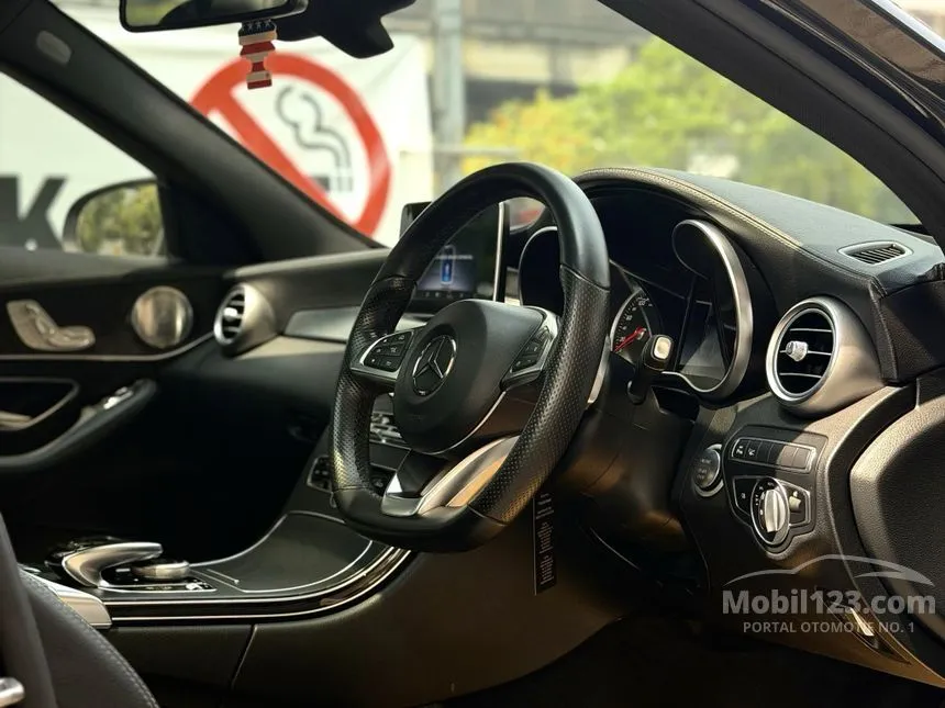2018 Mercedes-Benz C300 AMG Line Sedan