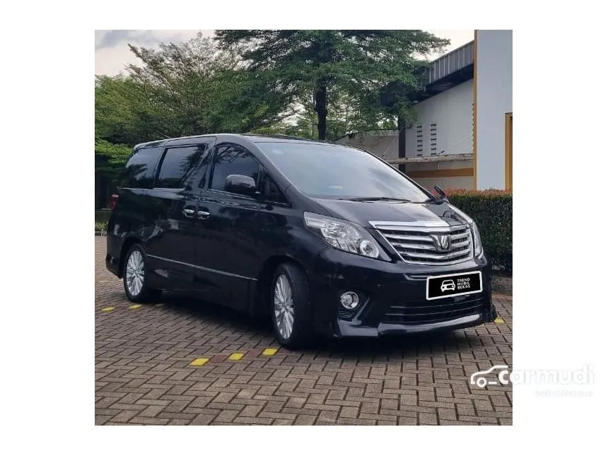 2013 Toyota Alphard S MPV