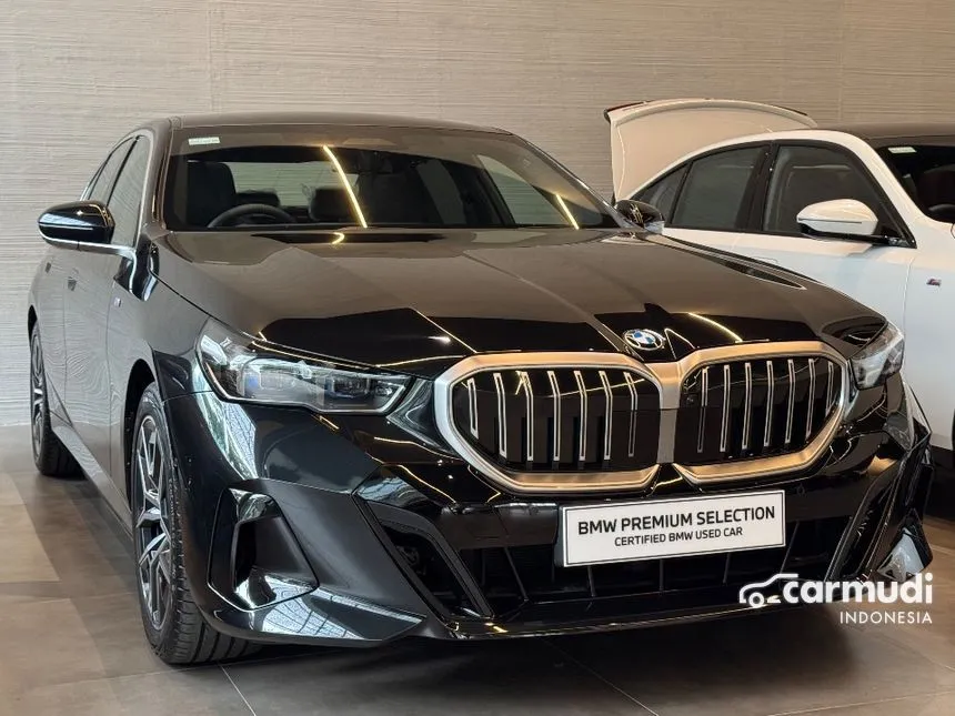 2025 BMW 520i M Sport Sedan