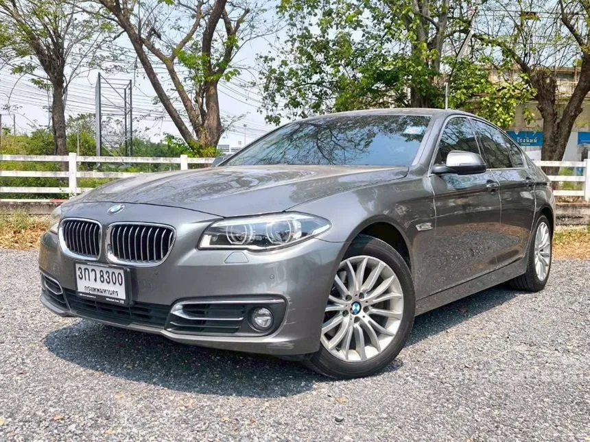 2014 BMW 528i Luxury Sedan