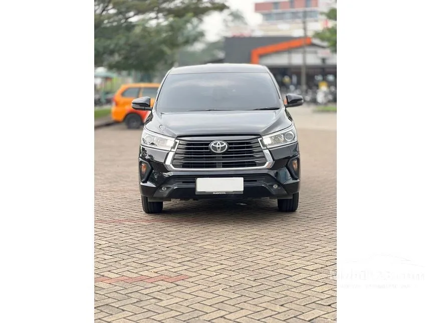2022 Toyota Kijang Innova V Luxury MPV