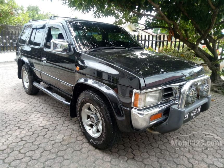 Jual Mobil Nissan Terrano 2003 Grandroad G1 2.4 di 