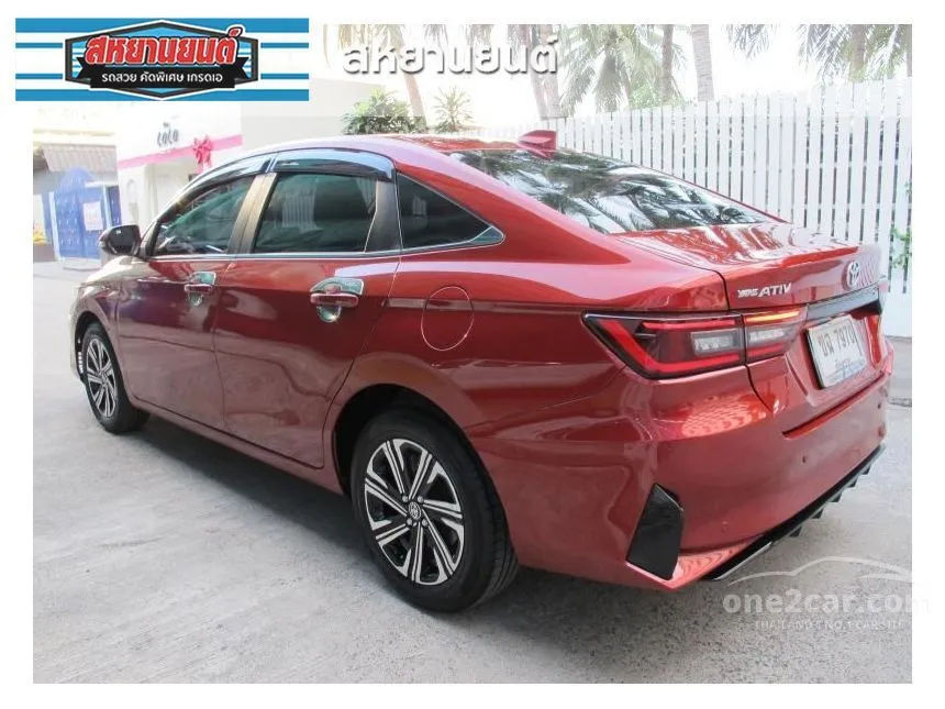 2024 Toyota Yaris Ativ Premium Sedan