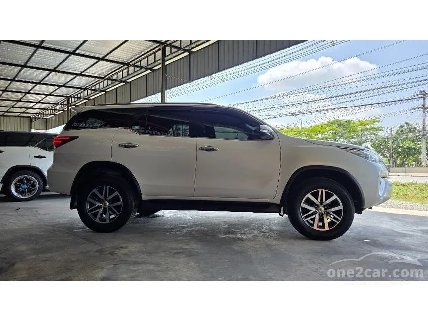 2017 Toyota FORTUNER V SUV