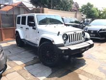 2014 Jeep Wrangler Unlimited Sahara 3.6 Penta star putih km 30rb