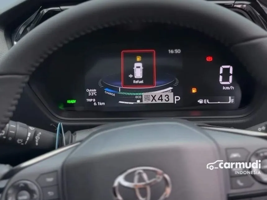 2025 Toyota Yaris Cross S HV SUV