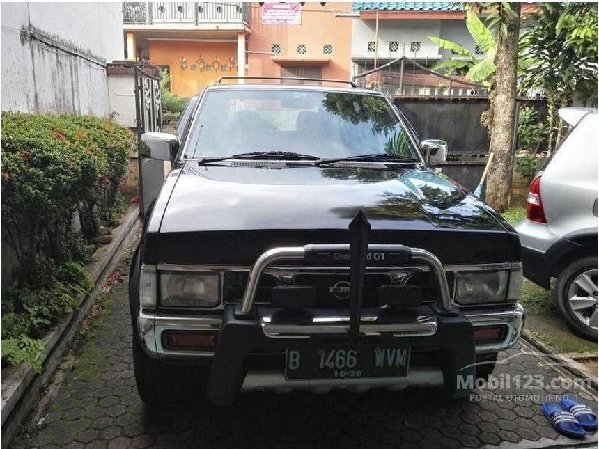 Jual Mobil  Nissan  Terrano 1997 SGX 2 4 di Banten Manual 