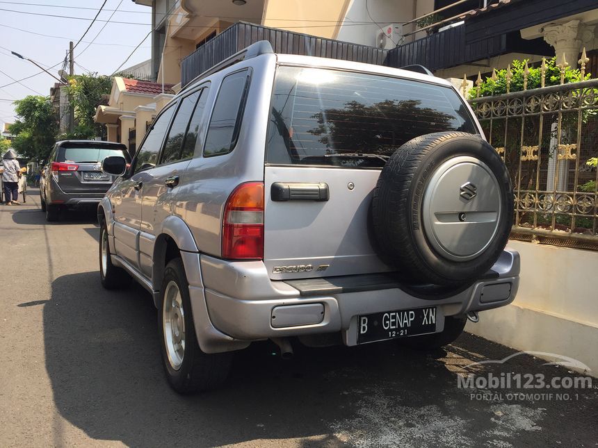 2001 Suzuki Escudo SUV