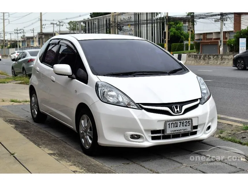 2012 Honda JAZZ V Hatchback