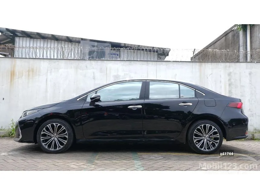 2021 Toyota Corolla Altis V Sedan