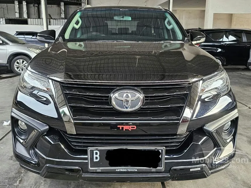 Jual Mobil Toyota Fortuner 2020 TRD 2.4 di Jawa Barat Automatic SUV Hitam Rp 430.000.000