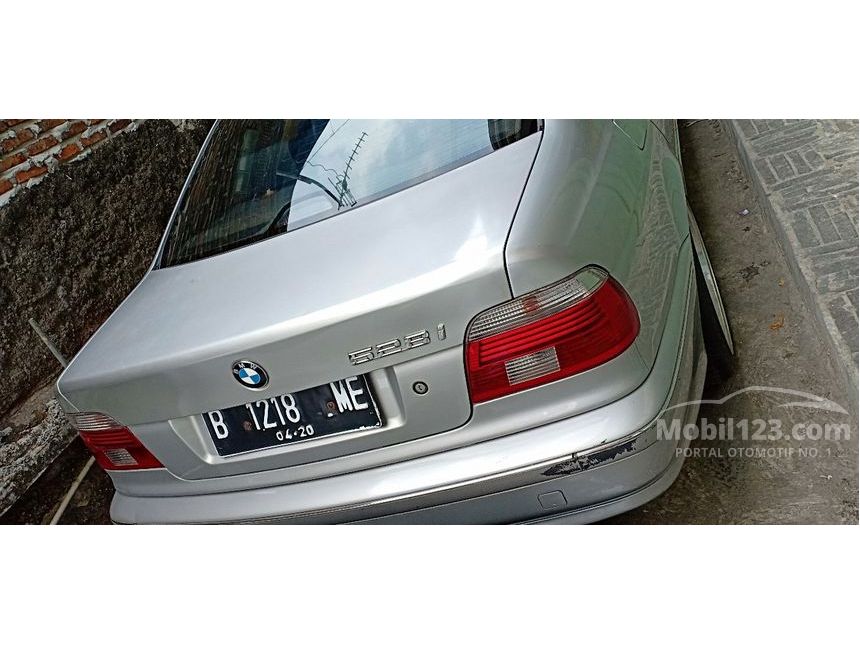 1999 BMW 528i Touring Wagon