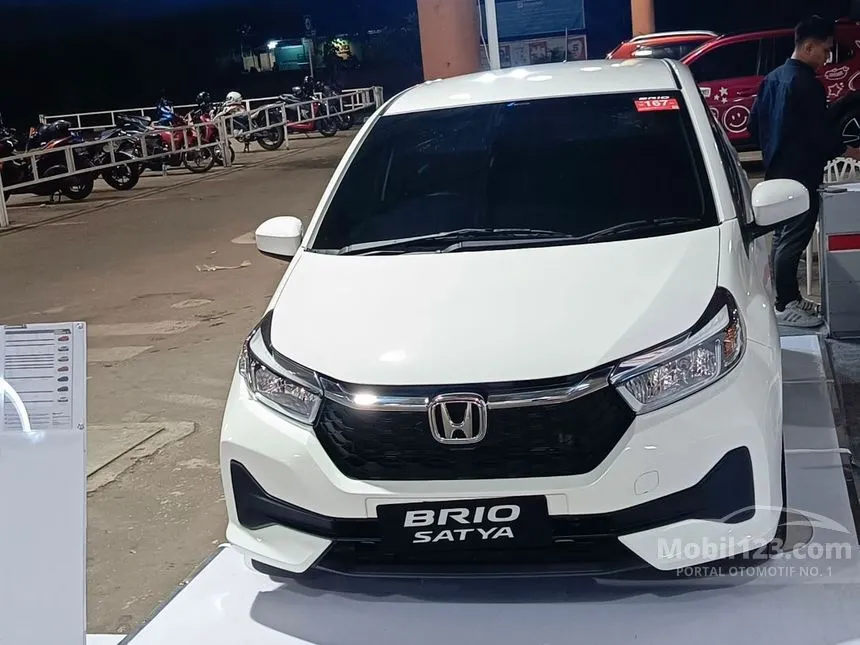 Jual Mobil Honda Brio 2024 E Satya 1.2 di DKI Jakarta Manual Hatchback Putih Rp 175.000.000