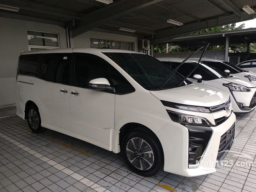 Toyota voxy 2019 фото