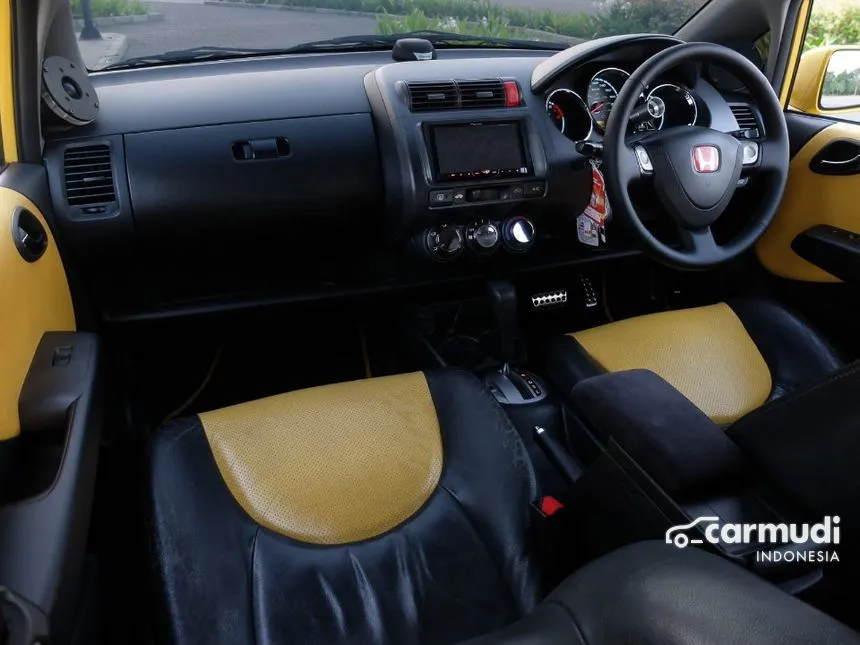 2005 Honda Jazz VTEC Hatchback