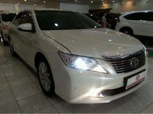 Toyota New Camry 2.5 V Sedan AT 2013 Putih Km44Rb