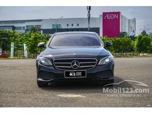 2016 Mercedes-Benz E300 2.0 Avantgarde Sedan