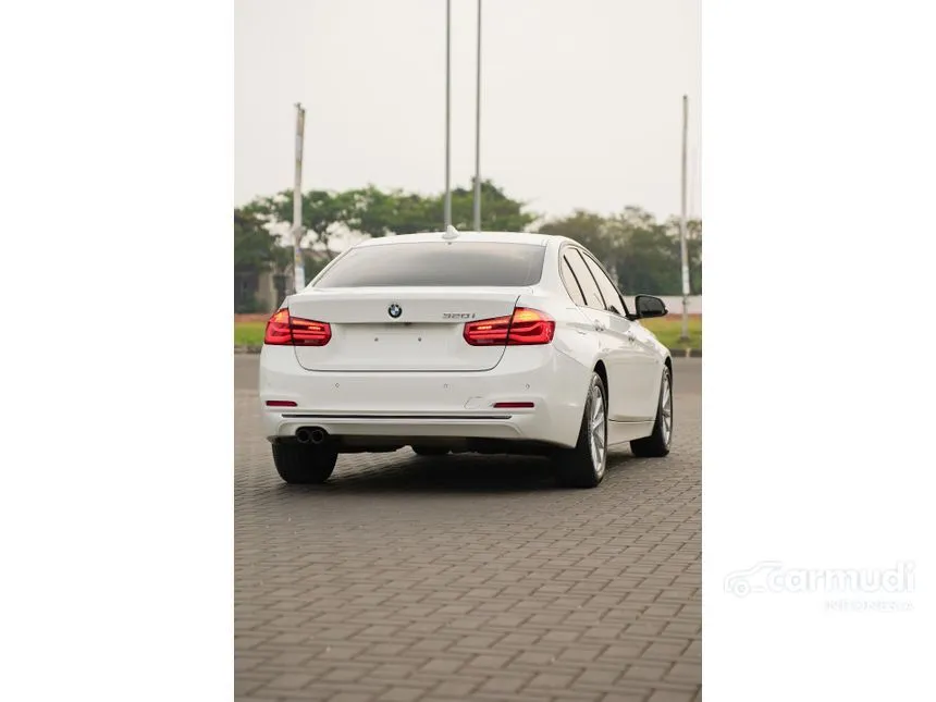 2016 BMW 320i Sport Sedan