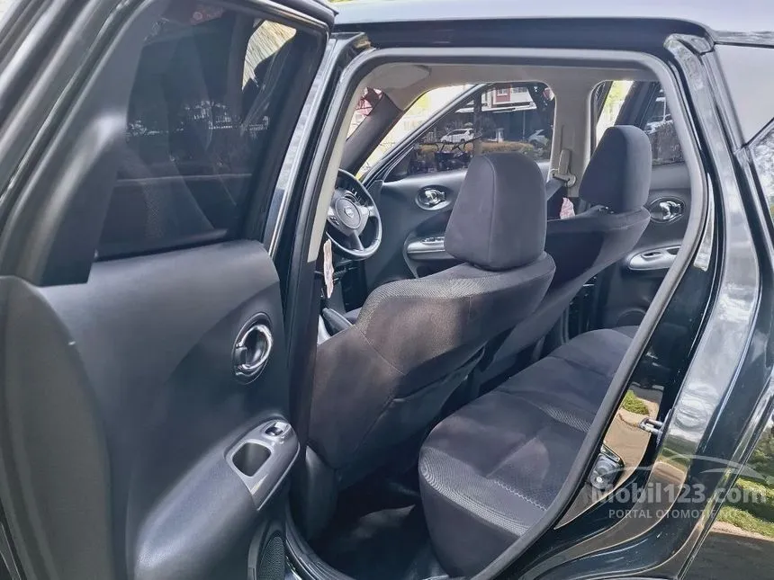 2016 Nissan Juke RX Black Interior SUV