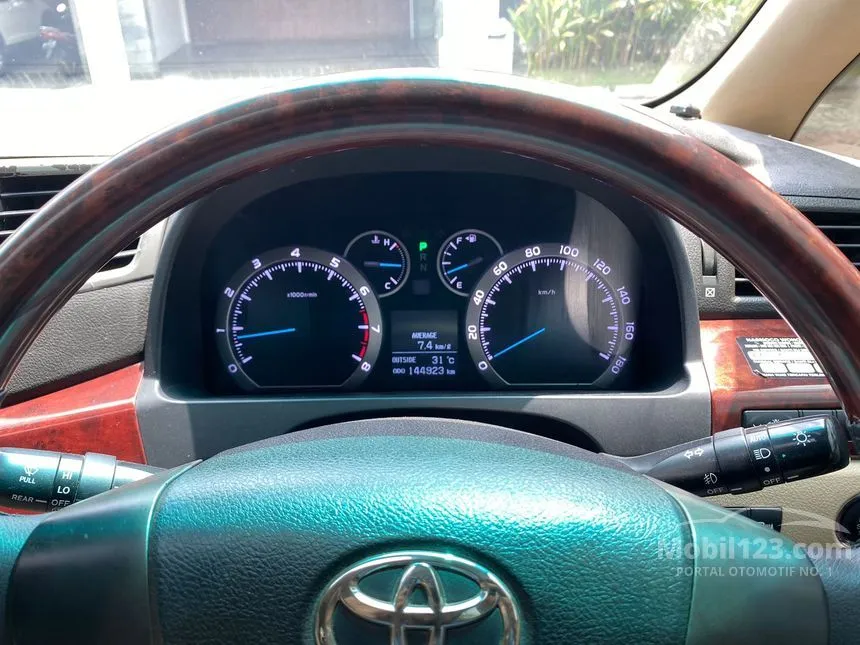 2011 Toyota Alphard G MPV
