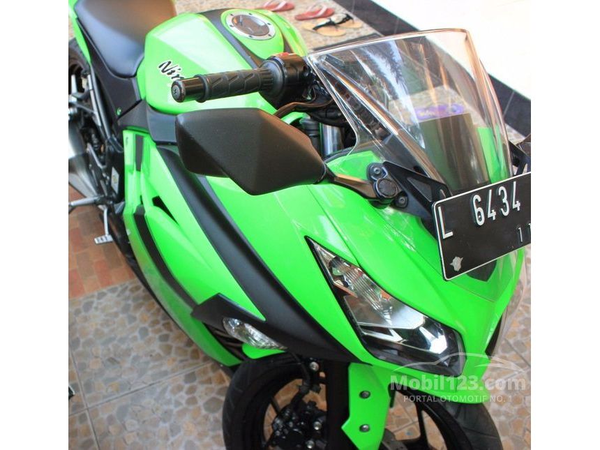 Jual Motor Kawasaki Ninja 2013 0.3 di Jawa Timur Manual 