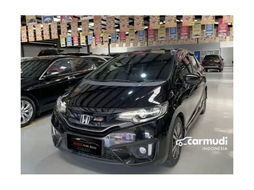 mobil honda jazz hitam