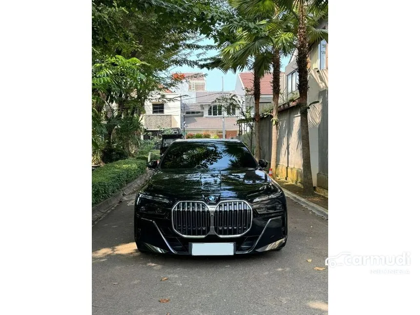 2023 BMW 735i M Sport Sedan