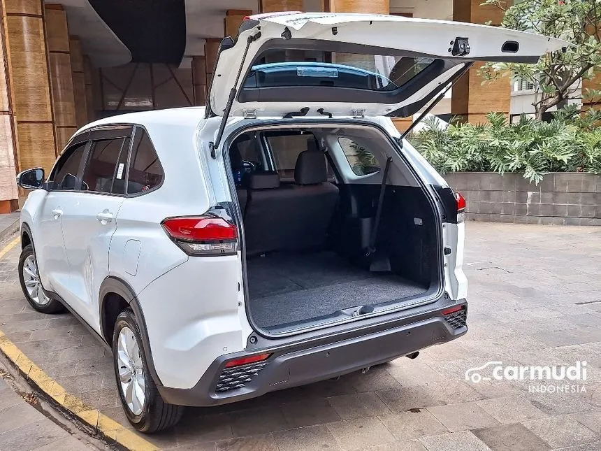 2023 Toyota Kijang Innova Zenix V (Premium Color) MPV