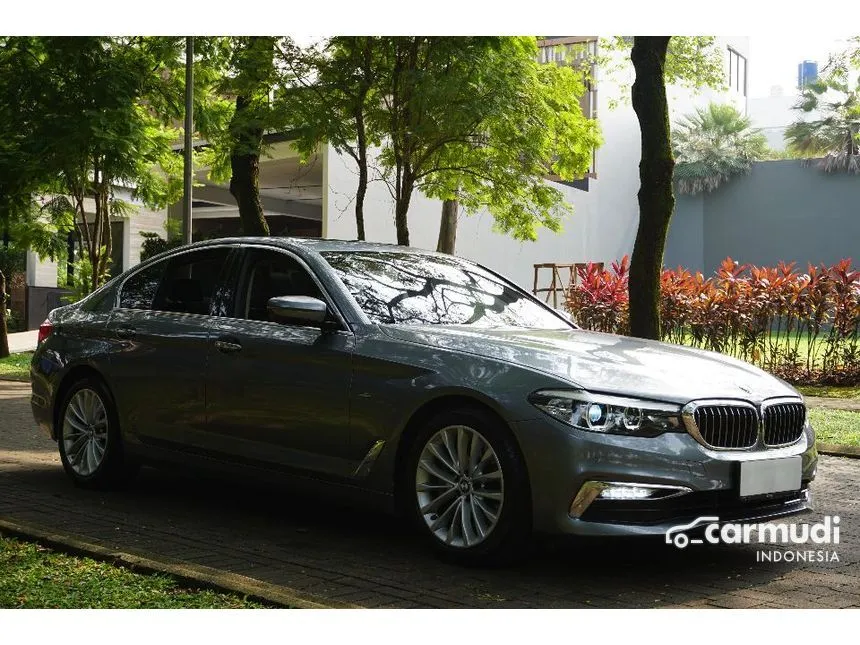 2017 BMW 530i Luxury Sedan