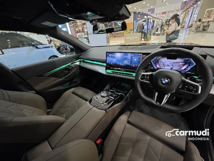 2025 BMW 520i M Sport Sedan