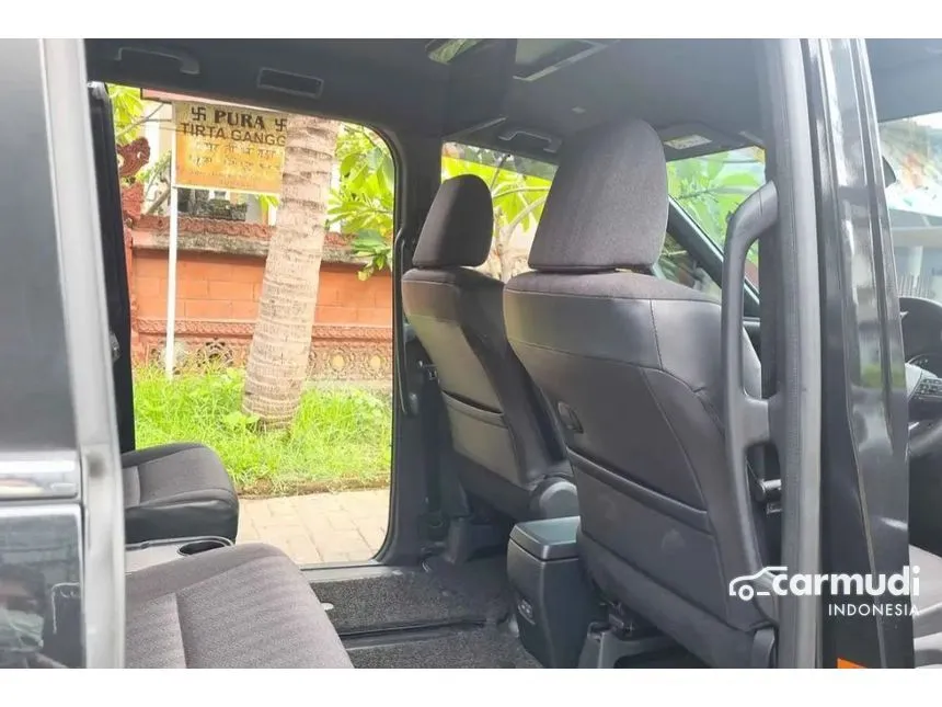 2023 Toyota Voxy (Premium Color) MPV