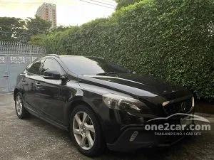 2016 Volvo V40 2.0 D4 Cross Country Wagon
