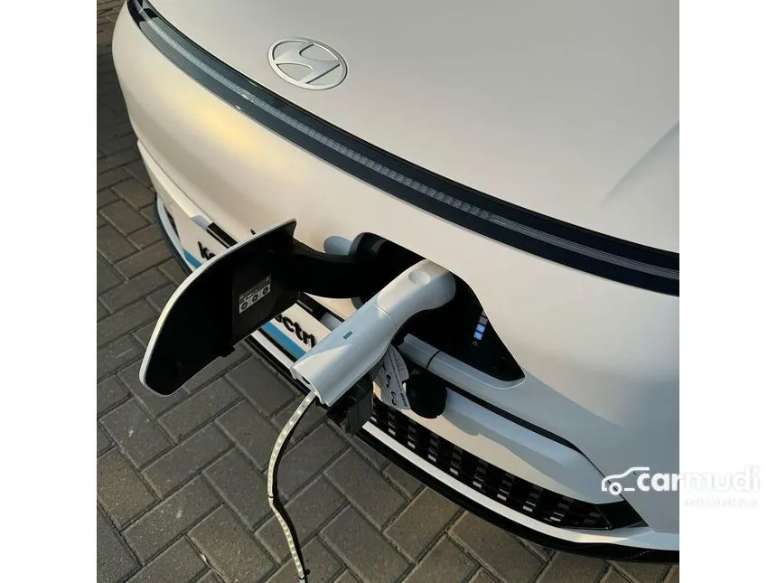 2025 Hyundai Kona Signature Long Range SUV