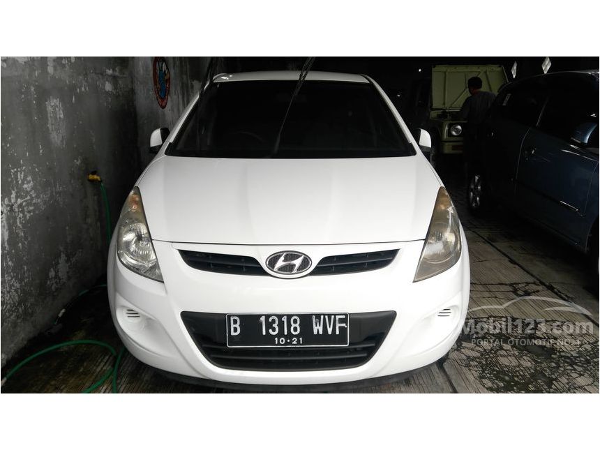 Jual Mobil  Hyundai  i20  2009 GL GL 1 4 di Jawa Barat Manual 