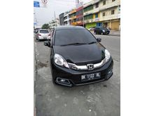 Dijual honda mobilio thn 2014 wrn hitam tipe E-cvt. Kondisi sangat mulus & terawat,, jarang dipakai jamin tdk kecewa. Peminat serius silahkan hbngi 081361369776 . Harga 163jt / nego