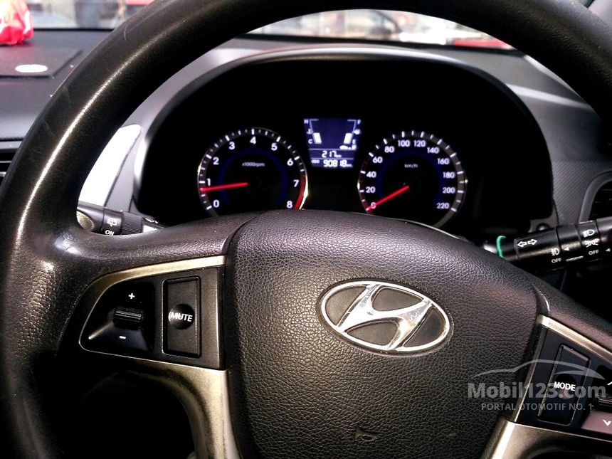 2012 Hyundai Grand Avega GL Hatchback
