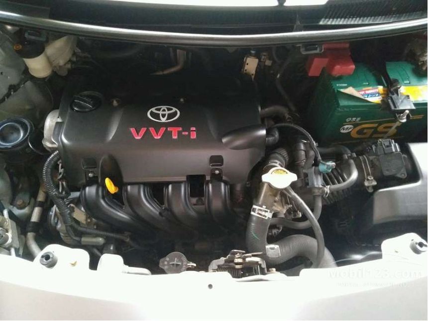 2010 Toyota Yaris S Hatchback