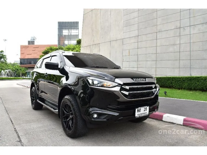 2022 Isuzu MU-X Ultimate SUV