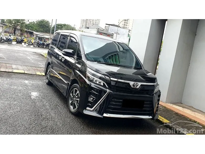 2021 Toyota Voxy MPV