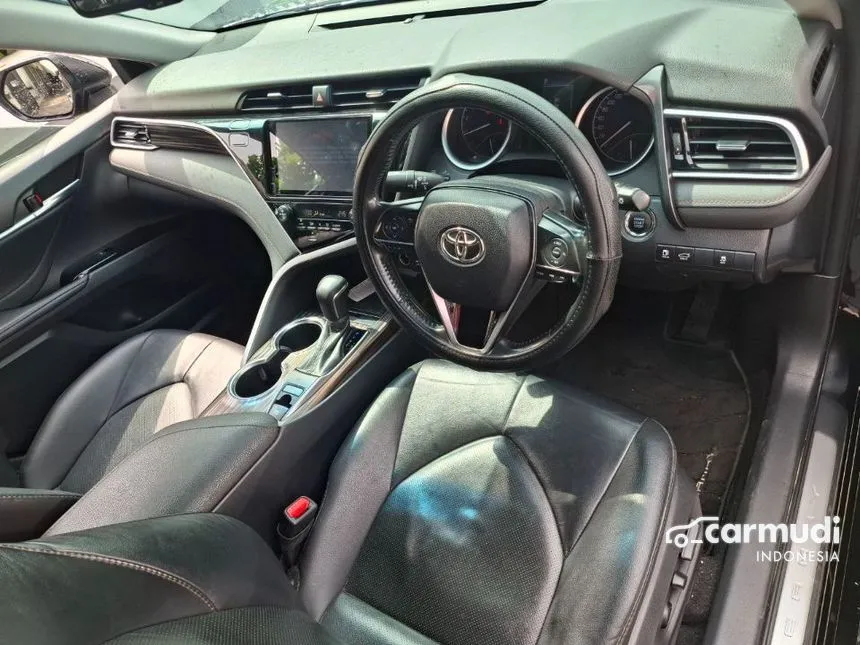 2019 Toyota Camry V Sedan