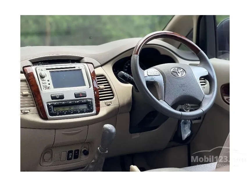 2012 Toyota Kijang Innova V MPV